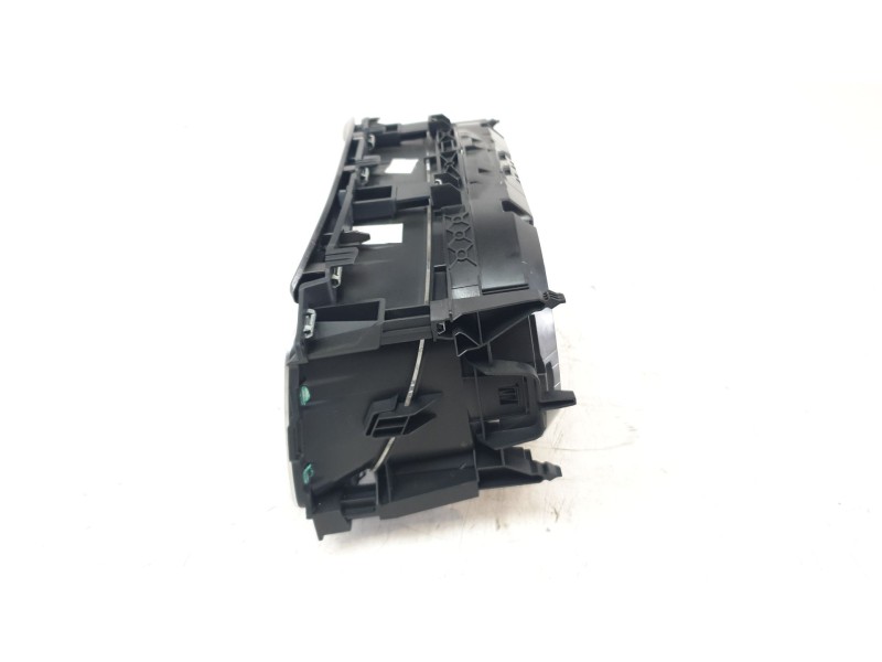 Recambio de cuadro instrumentos para volkswagen t-roc advance style referencia OEM IAM 2GA920740A  