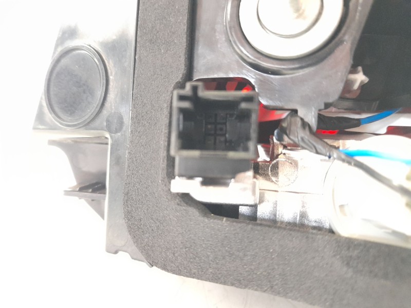 Recambio de piloto trasero izquierdo interior para peugeot 3008 allure pack referencia OEM IAM 9810477880  104LLM142 / P2000525