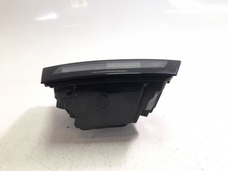 Recambio de piloto trasero izquierdo interior para peugeot 3008 allure pack referencia OEM IAM 9810477880  104LLM142 / P2000525