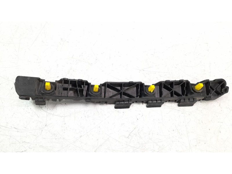 Recambio de moldura para hyundai tucson 1.6 cat referencia OEM IAM 86615D7000  