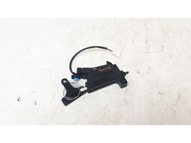 Recambio de tapa exterior combustible para kia niro business referencia OEM IAM 81590G5001  