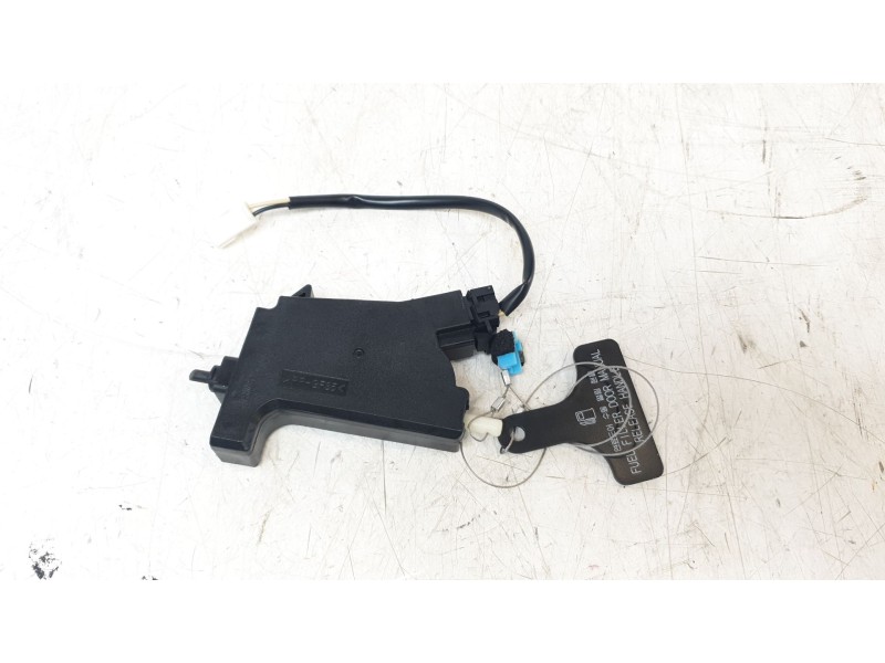 Recambio de tapa exterior combustible para kia niro business referencia OEM IAM 81590G5001  