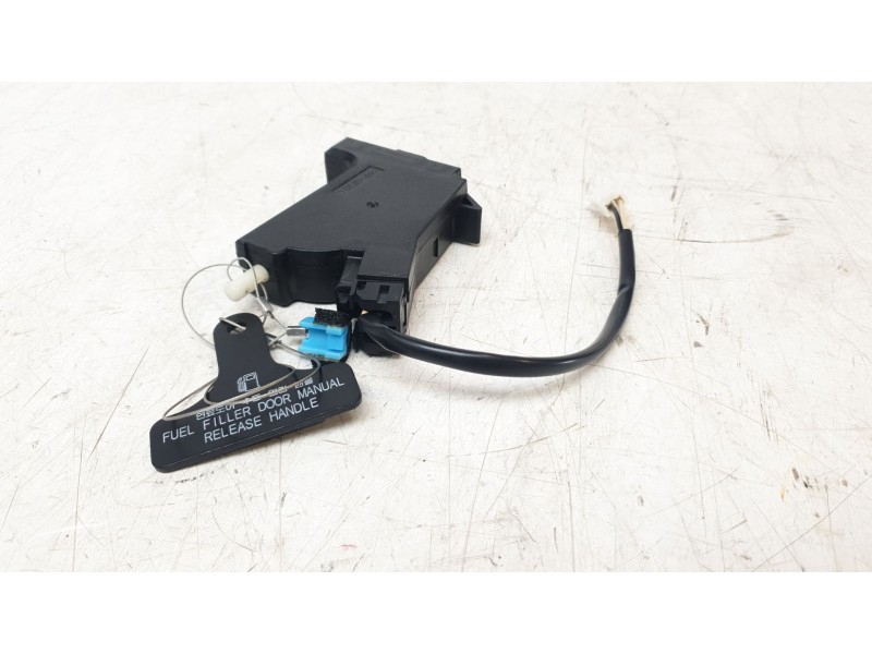 Recambio de tapa exterior combustible para kia niro business referencia OEM IAM 81590G5001  