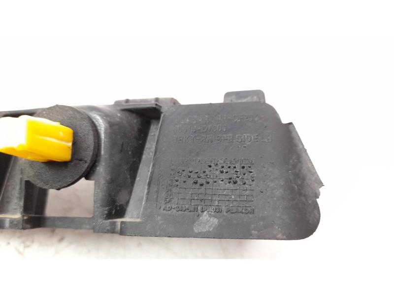 Recambio de moldura para hyundai tucson 1.6 cat referencia OEM IAM 86615D7000  