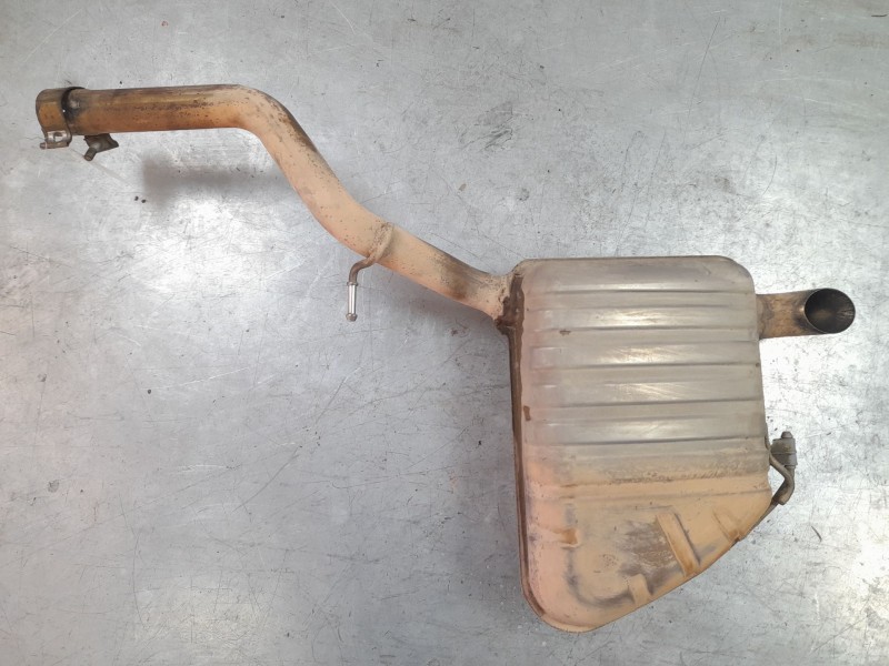 Recambio de silenciador trasero para land rover range rover velar 2.0 turbo cat referencia OEM IAM J8A25K244YE XB430 