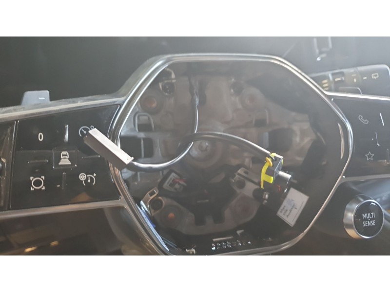 Recambio de volante para renault austral techno referencia OEM IAM   