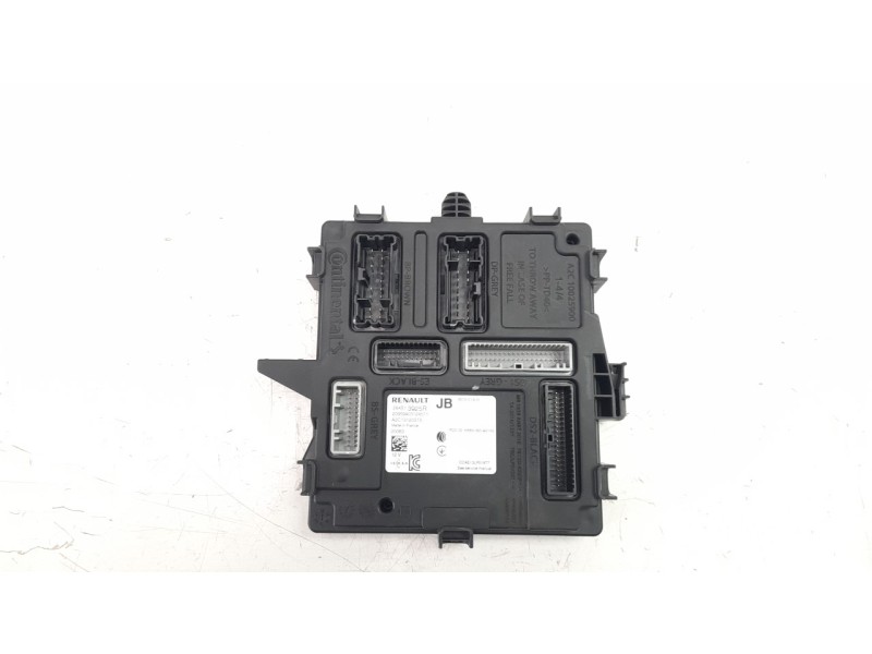 Recambio de caja reles / fusibles para renault captur ii 1.0 tce referencia OEM IAM 284B13925R  