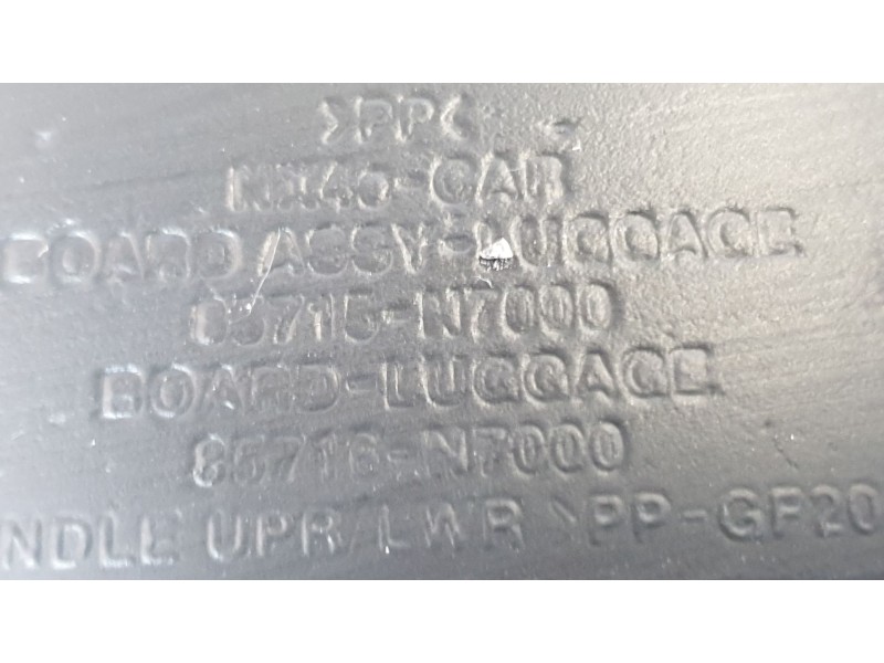 Recambio de bandeja trasera para hyundai tucson (nx) maxx silver 2wd referencia OEM IAM 85715N7000  