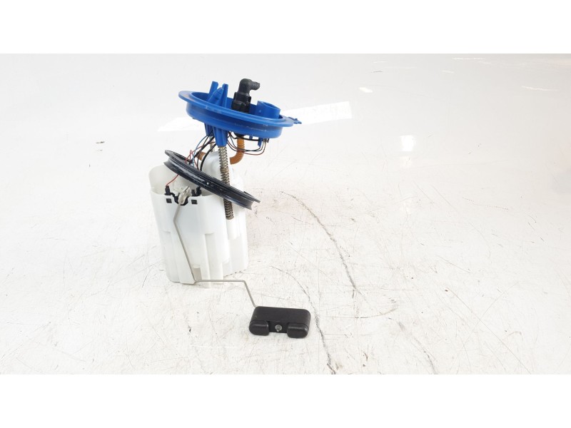 Recambio de bomba combustible para volkswagen t-roc advance style referencia OEM IAM 5Q0919051BF  