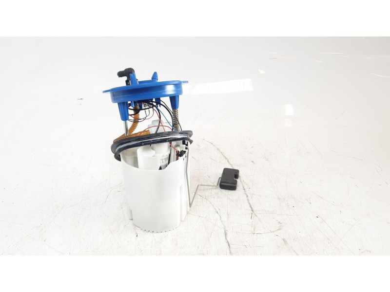 Recambio de bomba combustible para volkswagen t-roc advance style referencia OEM IAM 5Q0919051BF  