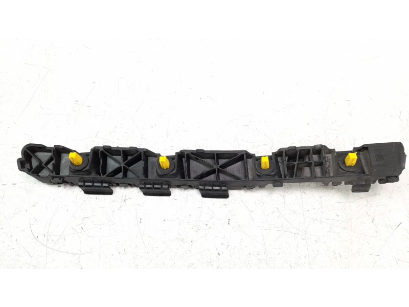 Recambio de moldura para hyundai tucson 1.6 cat referencia OEM IAM 86616D7000  