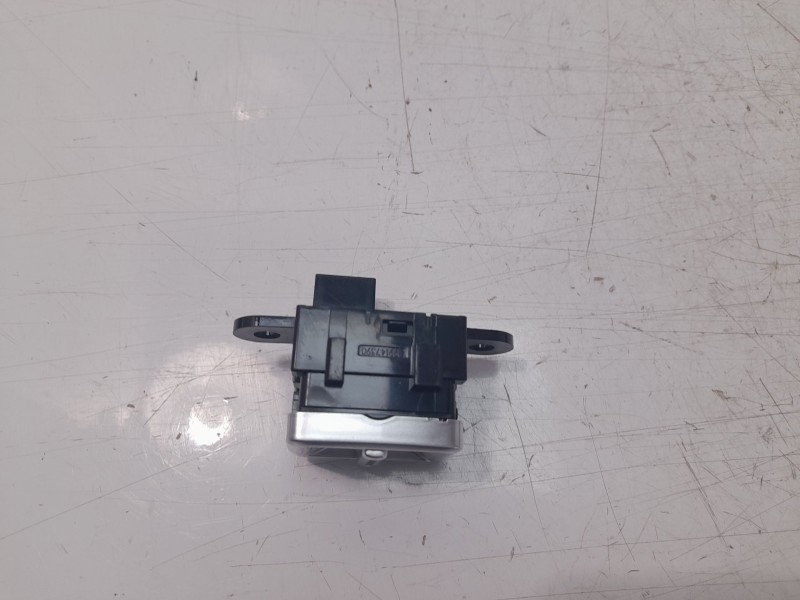 Recambio de interruptor para mazda cx-5 advantage 2wd referencia OEM IAM GMJ666YK0  