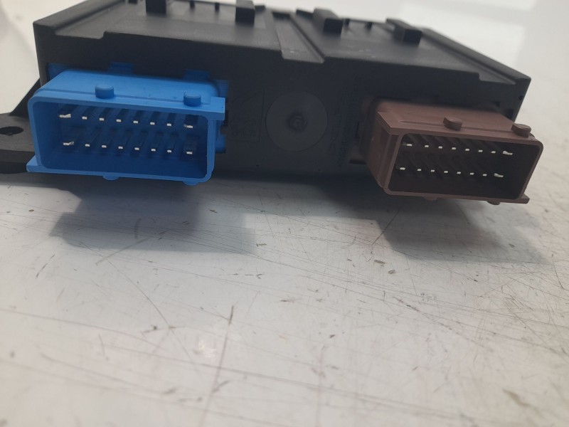 Recambio de modulo electronico para peugeot 3008 allure pack referencia OEM IAM 9810050080  