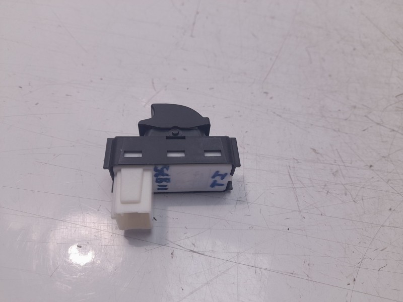 Recambio de mando elevalunas trasero izquierdo para peugeot 3008 allure pack referencia OEM IAM 98044803ZD  