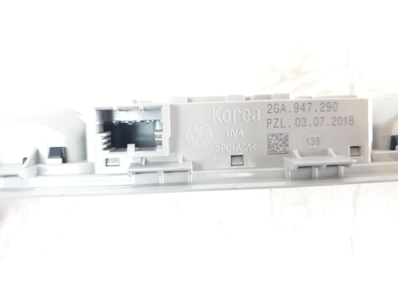 Recambio de luz interior para volkswagen t-roc advance style referencia OEM IAM 2GA947290  