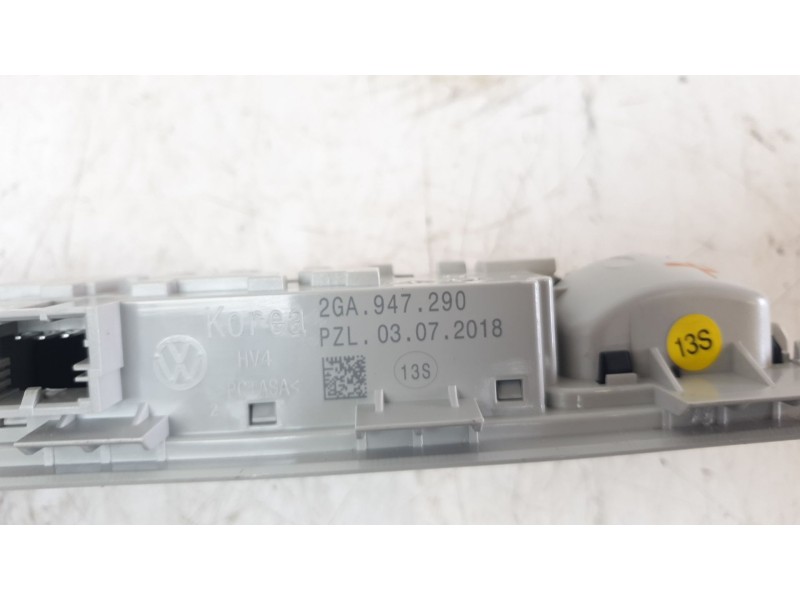 Recambio de luz interior para volkswagen t-roc advance style referencia OEM IAM 2GA947290  