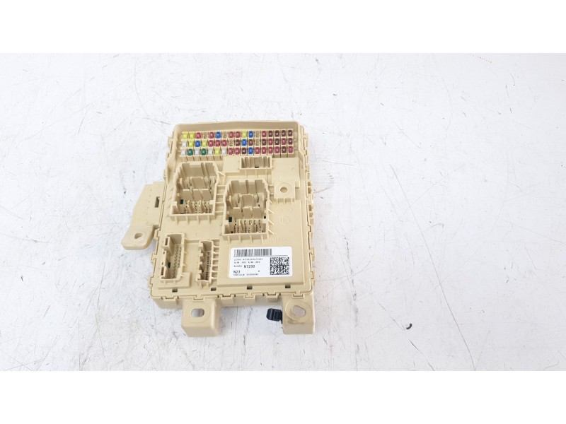 Recambio de caja reles / fusibles para hyundai tucson (nx) maxx silver 2wd referencia OEM IAM   