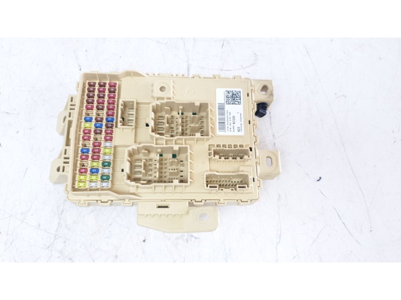 Recambio de caja reles / fusibles para hyundai tucson (nx) maxx silver 2wd referencia OEM IAM   