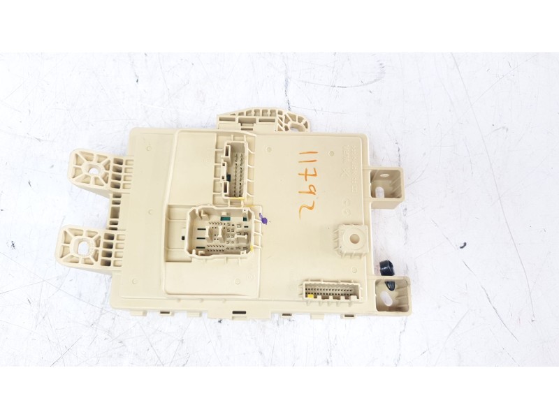 Recambio de caja reles / fusibles para hyundai tucson (nx) maxx silver 2wd referencia OEM IAM   
