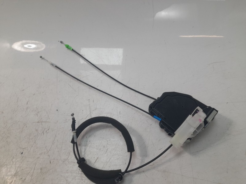 Recambio de cerradura puerta trasera izquierda para toyota c-hr hybrid active referencia OEM IAM 69060F4020  