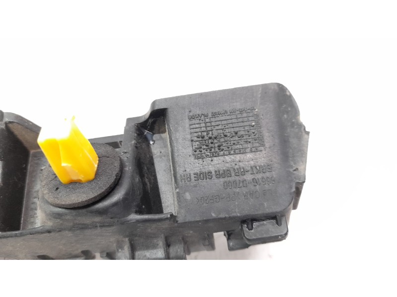 Recambio de moldura para hyundai tucson 1.6 cat referencia OEM IAM 86616D7000  