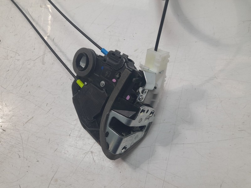 Recambio de cerradura puerta trasera izquierda para toyota c-hr hybrid active referencia OEM IAM 69060F4020  