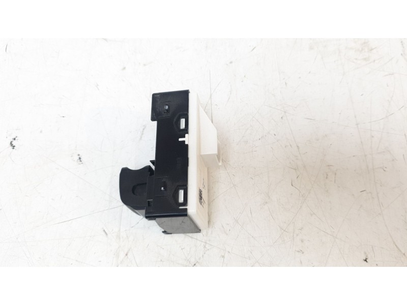 Recambio de mando elevalunas trasero izquierdo para hyundai tucson (nx) maxx silver 2wd referencia OEM IAM 93581AB0004X  