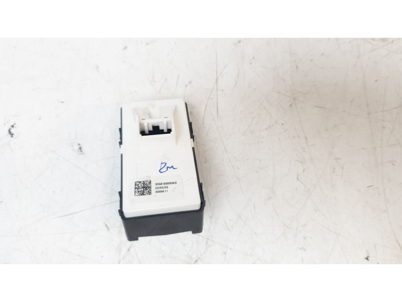 Recambio de mando elevalunas trasero izquierdo para hyundai tucson (nx) maxx silver 2wd referencia OEM IAM 93581AB0004X  