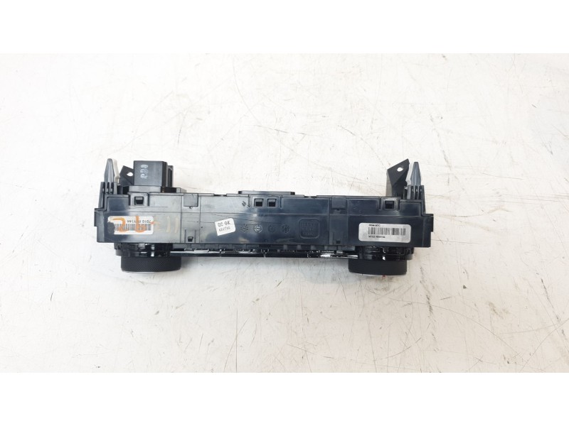 Recambio de mando calefaccion / aire acondicionado para hyundai tucson (nx) maxx silver 2wd referencia OEM IAM EC500NX5EA 97250N