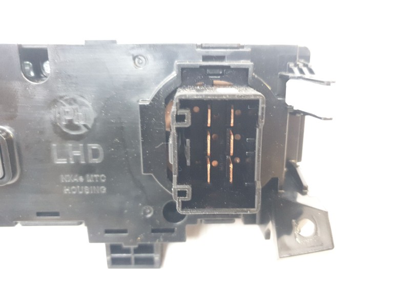 Recambio de mando calefaccion / aire acondicionado para hyundai tucson (nx) maxx silver 2wd referencia OEM IAM EC500NX5EA 97250N