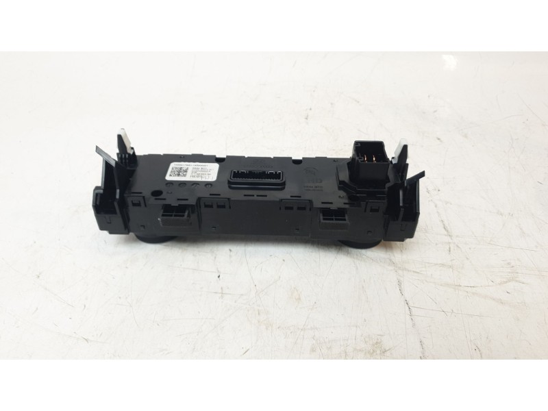 Recambio de mando calefaccion / aire acondicionado para hyundai tucson (nx) maxx silver 2wd referencia OEM IAM EC500NX5EA 97250N
