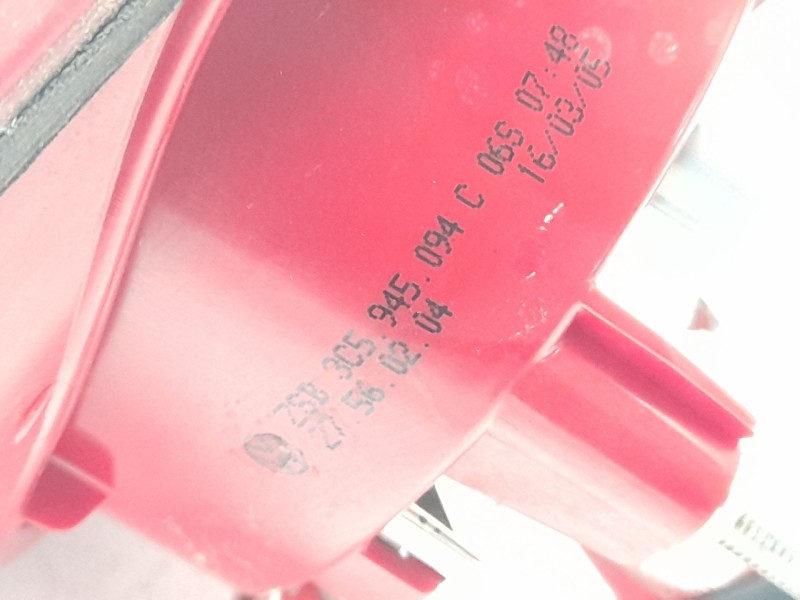 Recambio de piloto trasero derecho interior para volkswagen passat b6 (3c2) 2.0 tdi 16v referencia OEM IAM 3C5945094C  103F23410