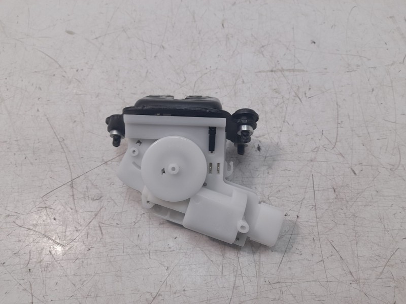 Recambio de cerradura maletero / porton para toyota corolla station wagon (_e21_) 2.0 hybrid (mzeh12) referencia OEM IAM 6935012