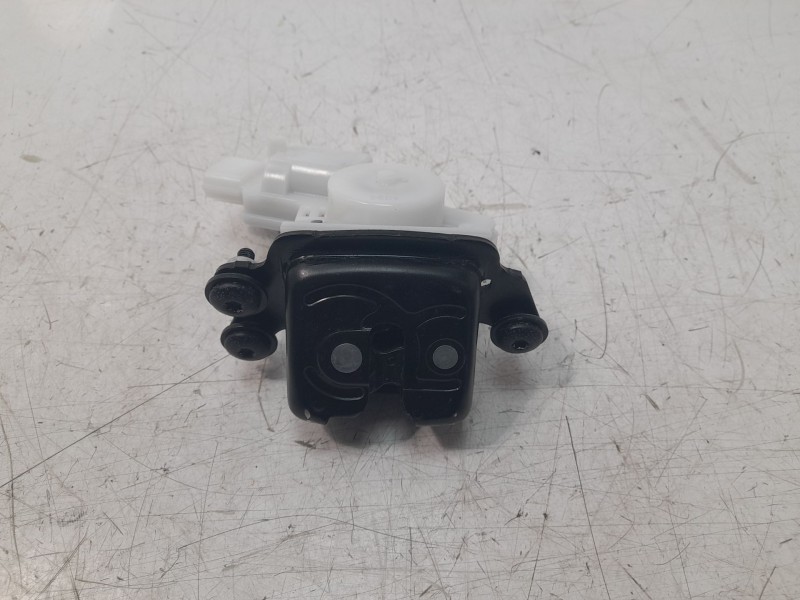 Recambio de cerradura maletero / porton para toyota corolla station wagon (_e21_) 2.0 hybrid (mzeh12) referencia OEM IAM 6935012