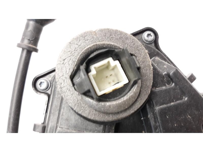 Recambio de cerradura puerta trasera derecha para renault captur ii 1.0 tce referencia OEM IAM 825021122R  