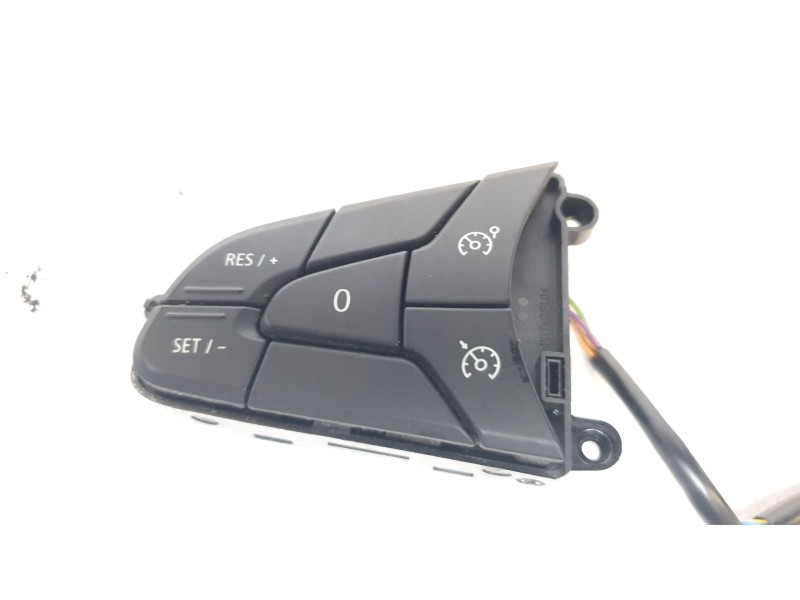 Recambio de mando volante para renault clio v business edition referencia OEM IAM 34268109C  