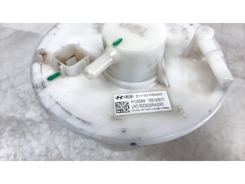 Recambio de bomba combustible para kia stonic (ybcuv) drive referencia OEM IAM 31110H8400  