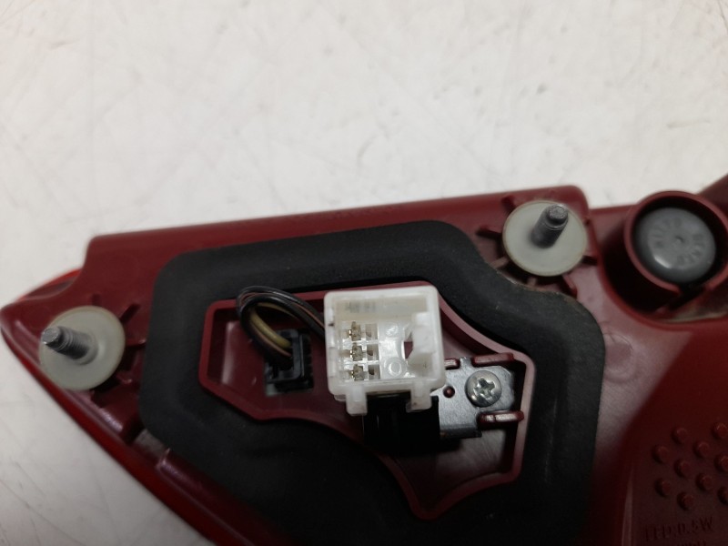 Recambio de piloto trasero izquierdo interior para kia stonic (yb) 1.0 t-gdi eco-dynamics+ referencia OEM IAM 92403H8500  