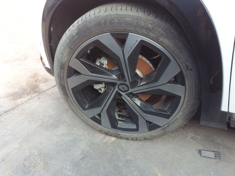 Recambio de llanta para renault austral techno referencia OEM IAM 403008811R  