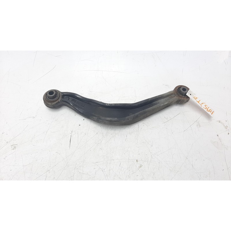 Recambio de brazo suspension superior trasero derecho para opel insignia berlina 2.0 16v cdti referencia OEM IAM 13268882  