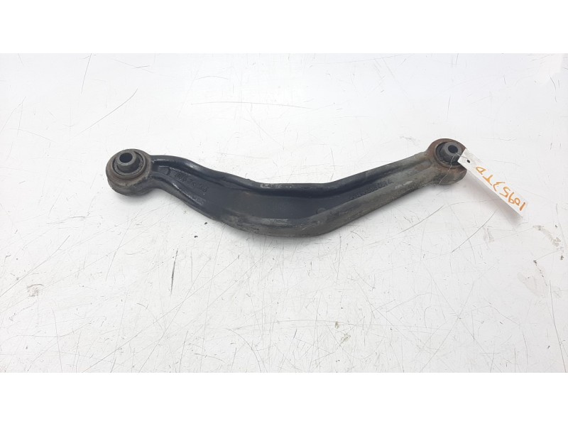 Recambio de brazo suspension superior trasero derecho para opel insignia berlina 2.0 16v cdti referencia OEM IAM 13268882  