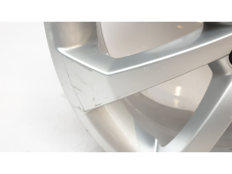 Recambio de llanta para audi q5 (8rb) 2.0 tdi quattro referencia OEM IAM 8R0601025BM  