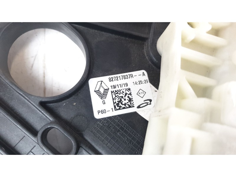 Recambio de elevalunas trasero izquierdo para renault clio v business edition referencia OEM IAM 827217837R  