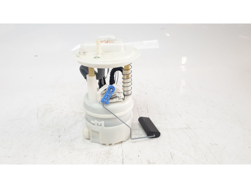 Recambio de bomba combustible para renault clio v business edition referencia OEM IAM 172021210R  