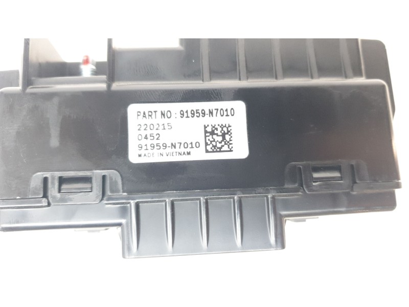 Recambio de caja reles / fusibles para hyundai tucson (nx) maxx silver 2wd referencia OEM IAM 91959N7010  
