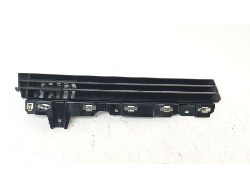 Recambio de aireador central para renault clio v business edition referencia OEM IAM 687503053R  