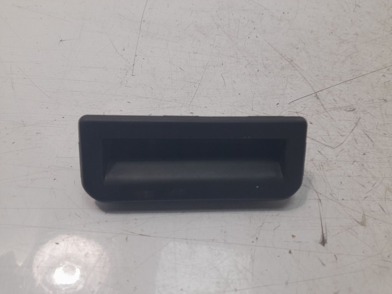 Recambio de maneta exterior maletero / porton para seat ateca (khp) style xm referencia OEM IAM 8V0827566  