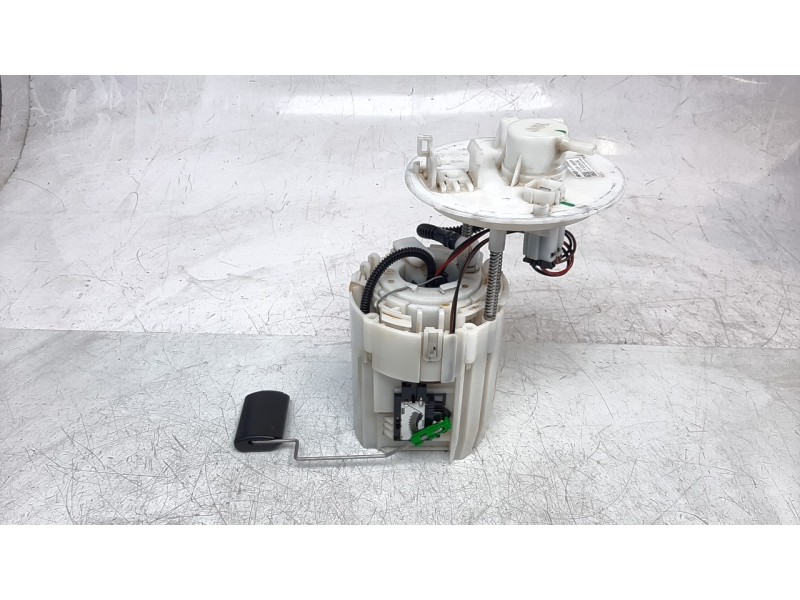 Recambio de bomba combustible para kia stonic (ybcuv) drive referencia OEM IAM 31110H8400  