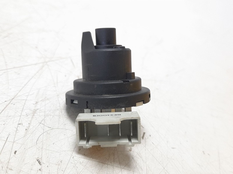 Recambio de conmutador de arranque para piaggio (vespa) piaggio medley 125 medley 125ie iget referencia OEM IAM 1B004018 CM30130