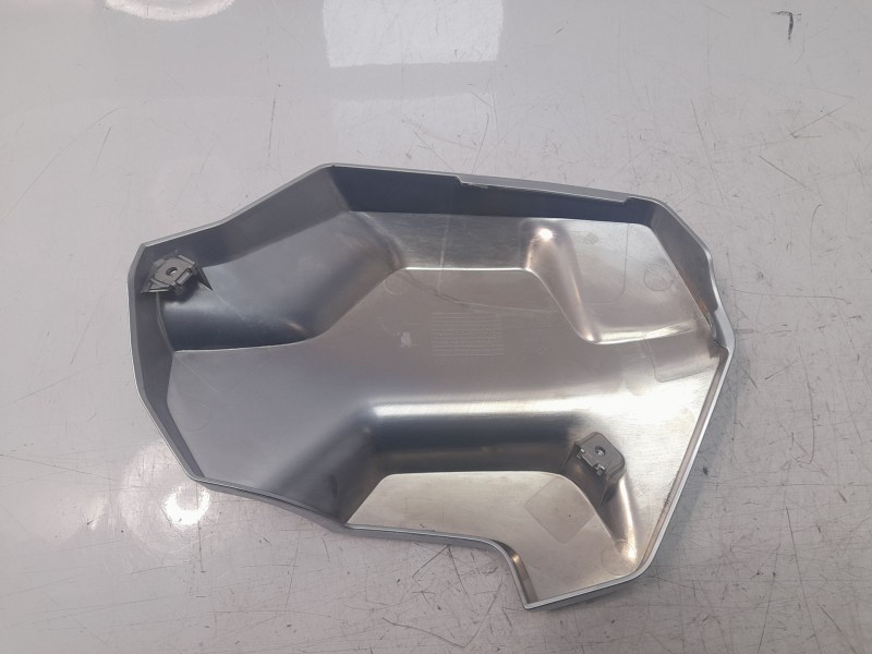 Recambio de moldura para bmw r 1250 r 1250 gs adventure referencia OEM IAM 46638559590  